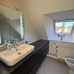 Large Townhouse, Only 500m From Center