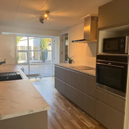 Large Townhouse, Only 500m From Center * Horsens