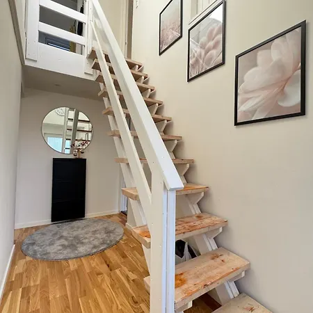 Large Townhouse, Only 500m From Center * Horsens