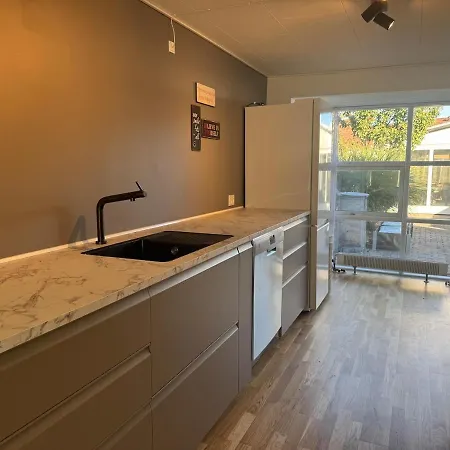 Villa Large Townhouse, Only 500m From Center Horsens