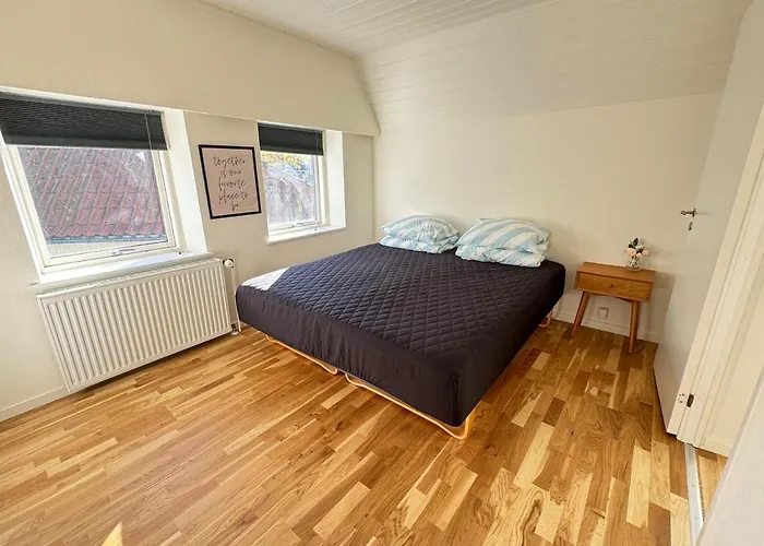 Large Townhouse, Only 500m From Center * Horsens