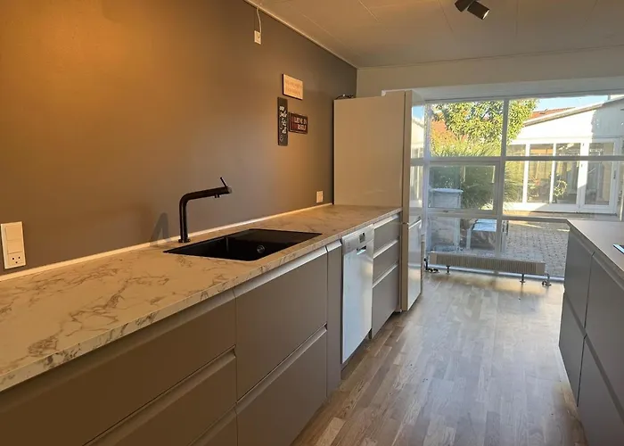Villa Large Townhouse, Only 500m From Center Horsens
